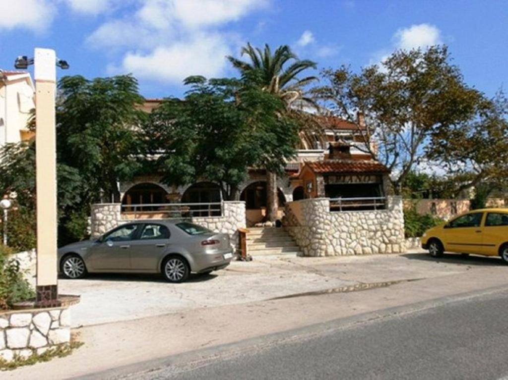 Piano Apartment Lopar Exterior photo